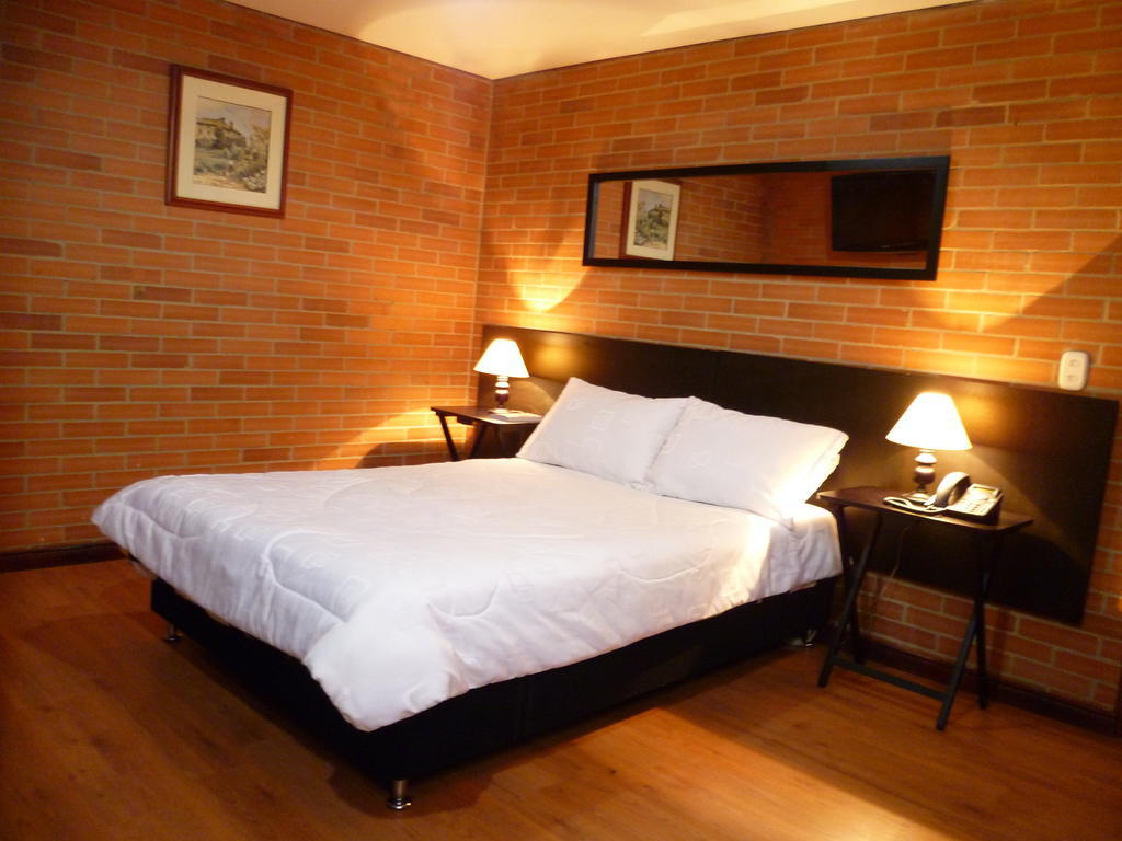 Hotel Bogota Astral ภายนอก รูปภาพ